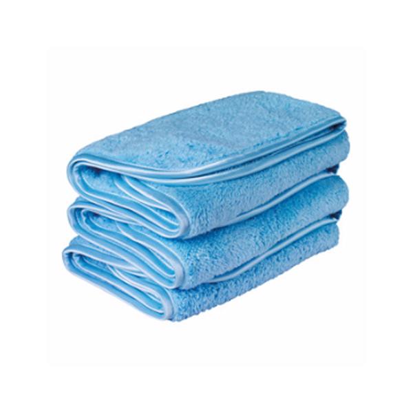 wedge-shaped microfiber traps and lifts away dust and residue, revealing a deep color and bright luster. 